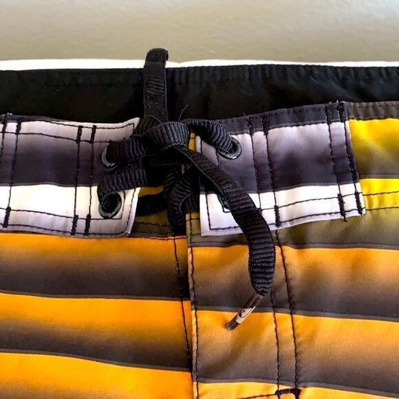 Quiksilver Board Shorts Colorful 34 - Picture 2 of 13